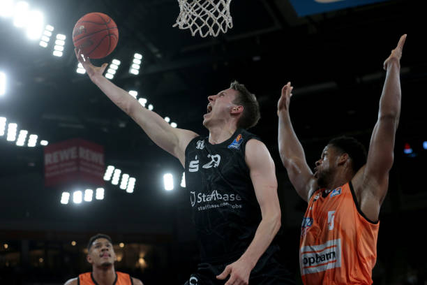 一支球队在 一支球队在