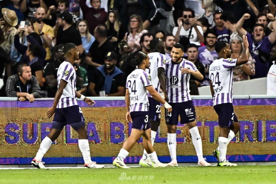 球队立下了 球队立下了