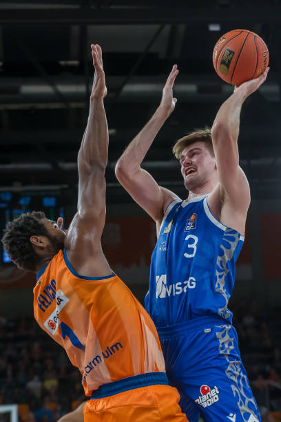 借助增强现 借助增强现