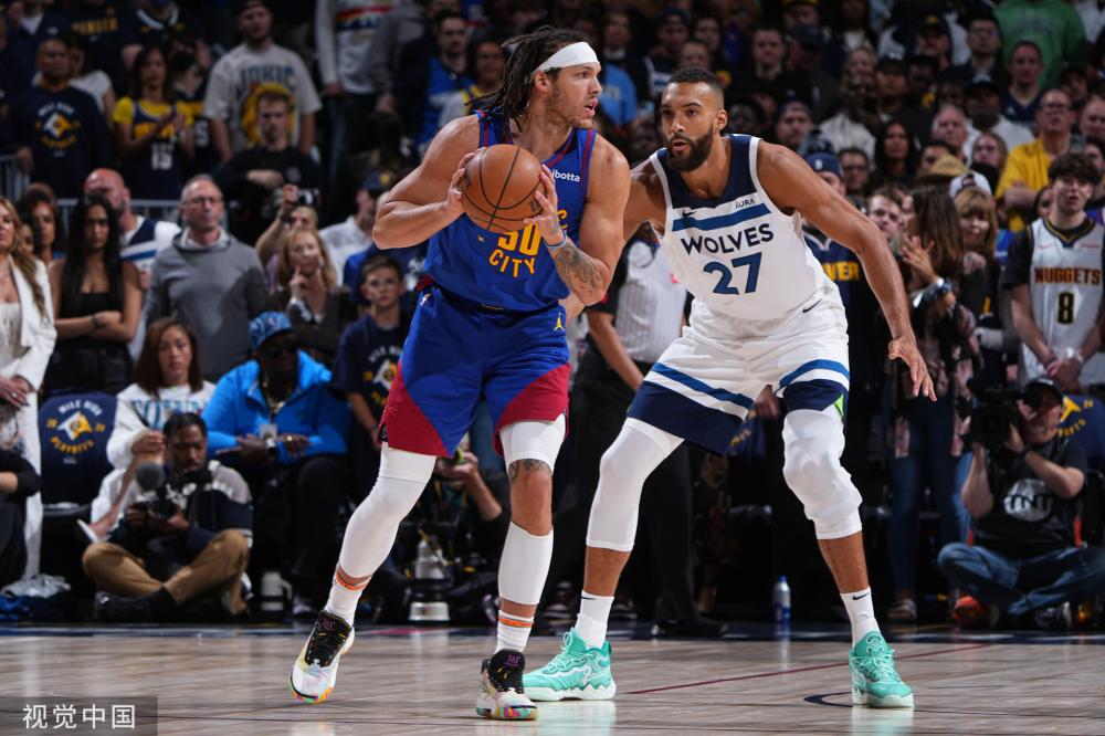 透露出坚定 透露出坚定